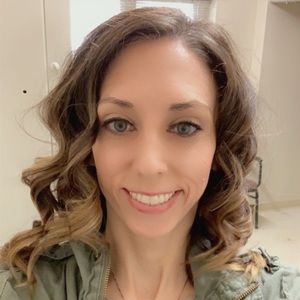 Meet your Posher, Christina